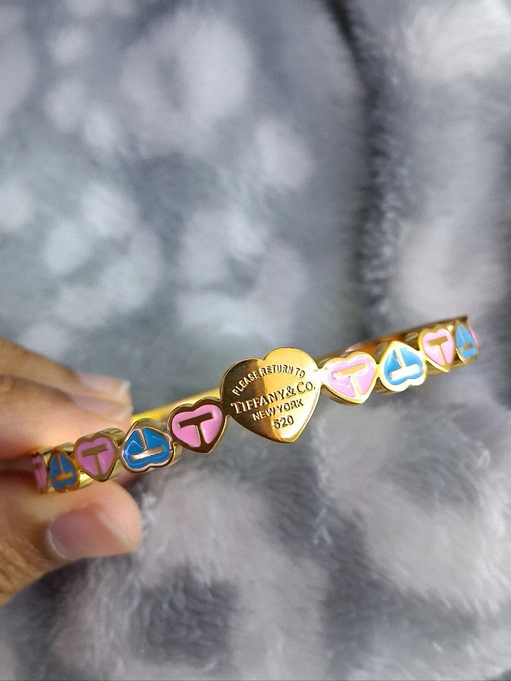 Fashion Jewelry Gold Heart Bangle with Pink & Blue Enamel